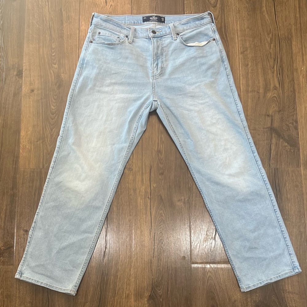 Hollister Light Wash Athletic Slim Straight Jeans